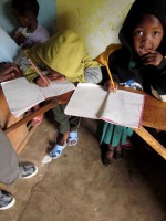 Nous avons besoin de matériel scolaire pour étudier